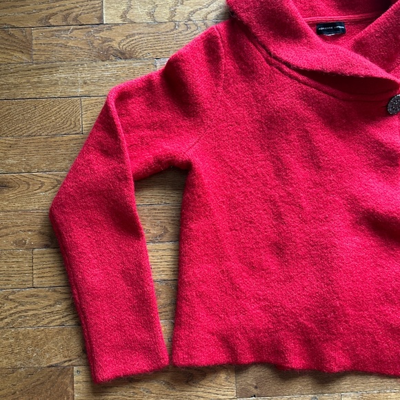 Adrienne Vittani Red Cowl Neck Cropped Marilyn Sweater with Statement Button - Picture 2 of 7